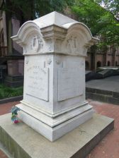 Poe's Memorial Photo: by me.